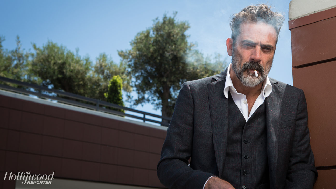 jeffrey dean morgan smoker