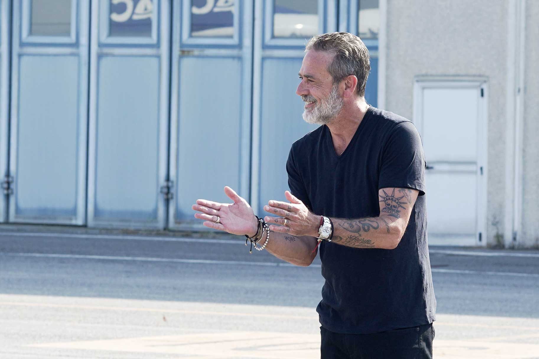 jeffrey dean morgan hand tattoo